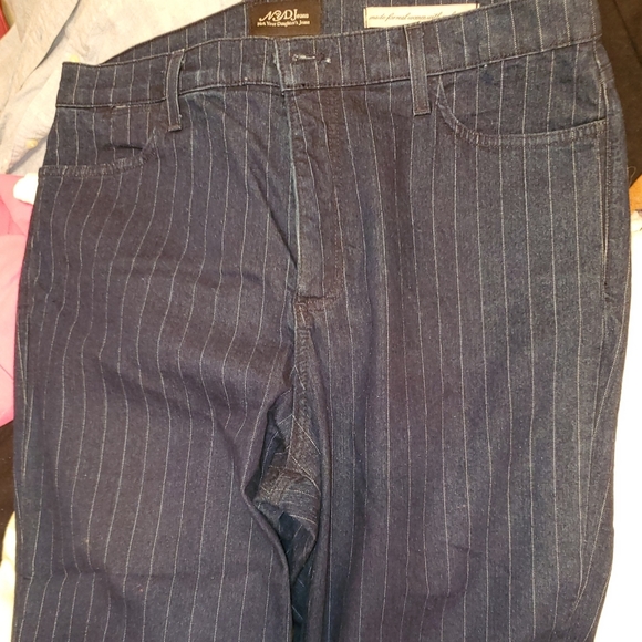 Striped denim capris size 16 - Picture 3 of 4